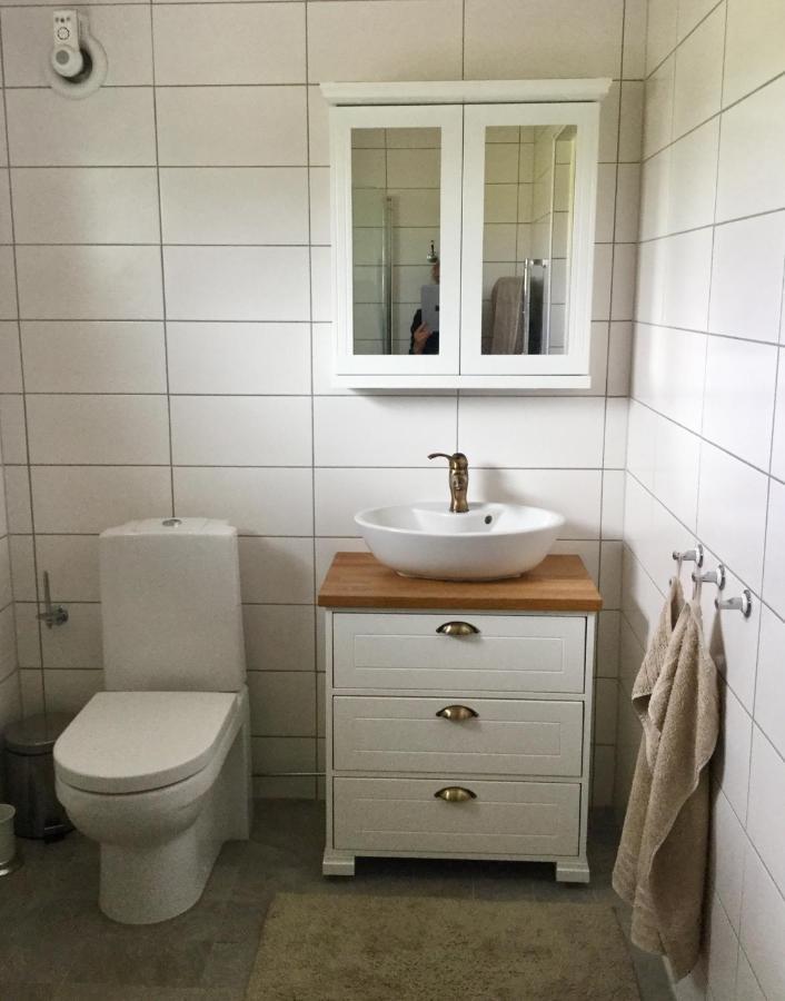 Naera Till Havet Och Staden Harestad Exterior foto